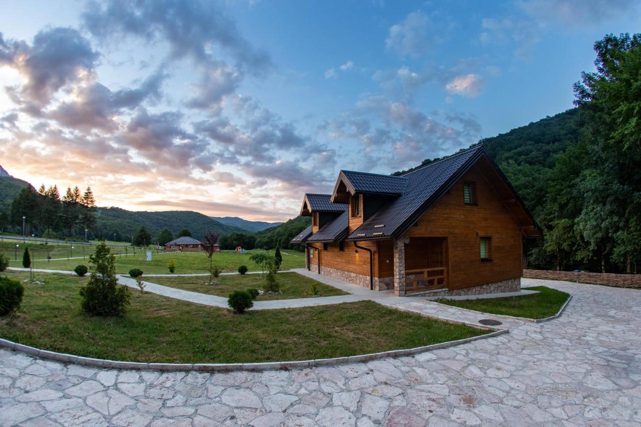 Vila "Maglic" Т'єнтіште Екстер'єр фото